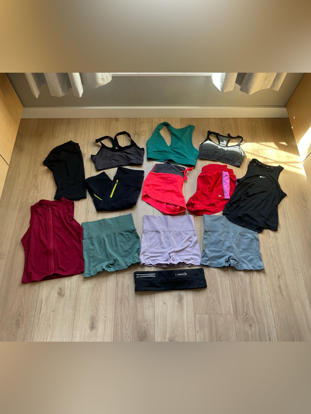 Women’s Activewear Bundle - Nike Fabletics Running Belt